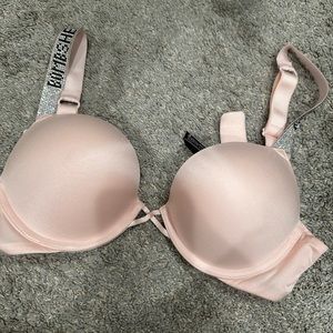 Victoria’s Secret Bombshell push-up bra